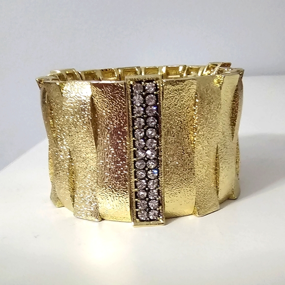 Monet vintage gold tone rhinestones  elastic bracelet - Picture 1 of 12